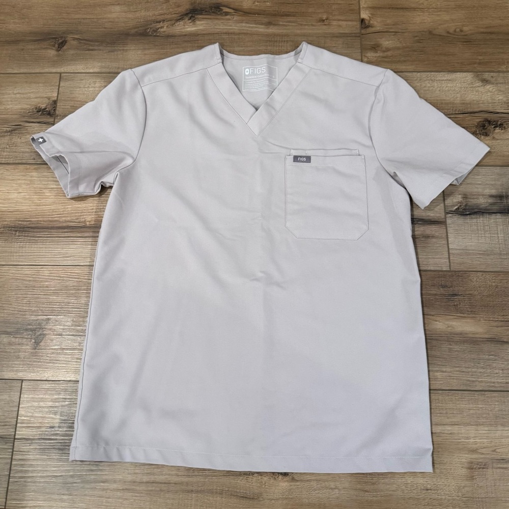 FIGS Technical Collection women’s Gray V-Neck Shirt.